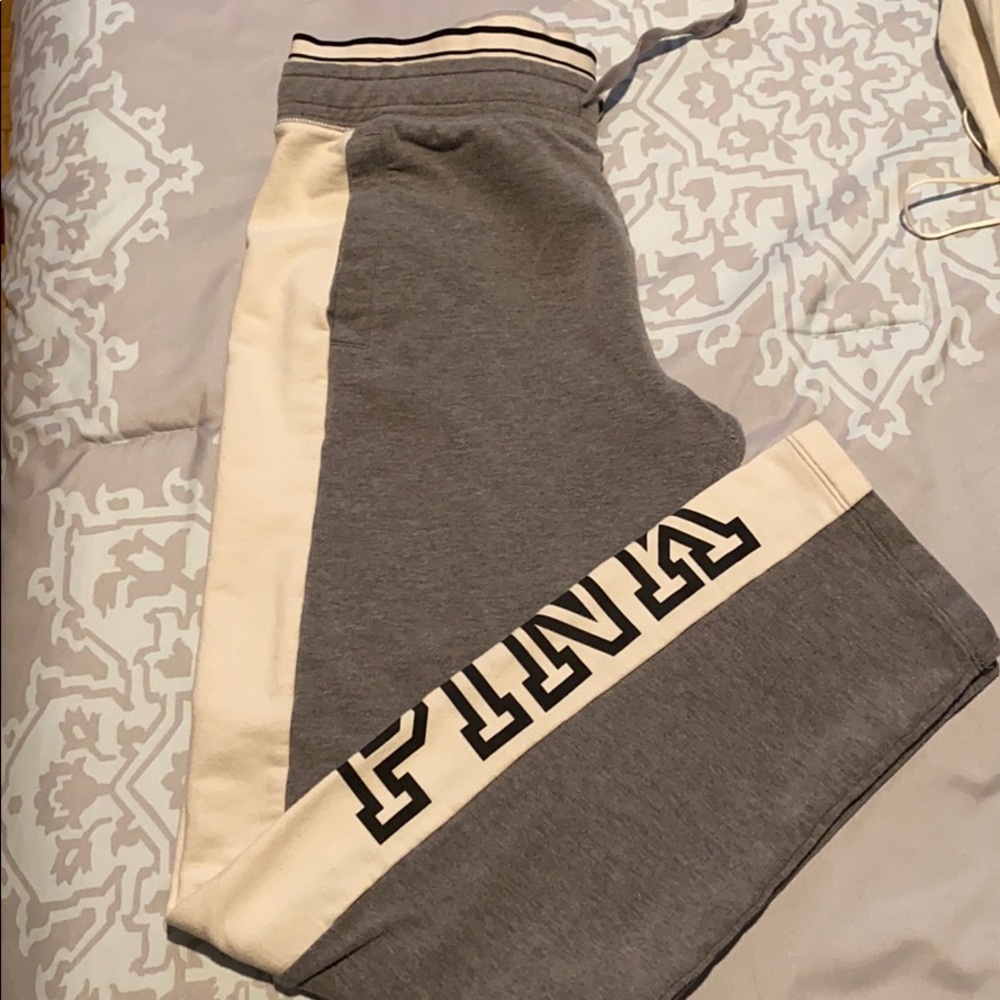 VS sweats size m in used condition